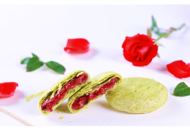 云南鲜花饼,清真鲜花饼,手工鲜花饼,伊可兰